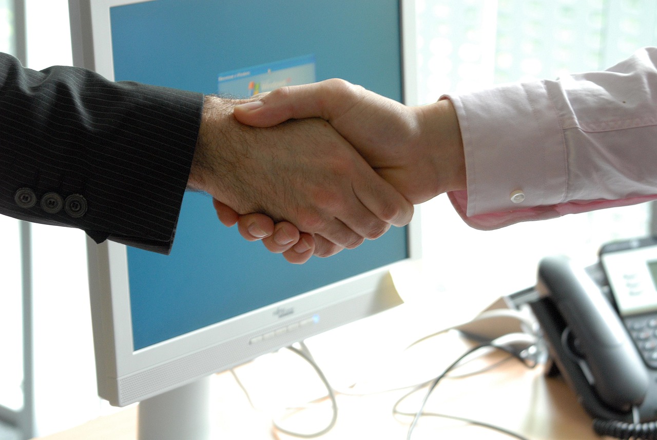 hand-shake-440959_1280